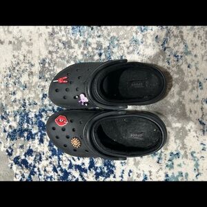 Black crocs fuzzy classic lined clog